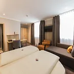 Bauer Garni Szálloda 3*