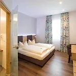 Szálloda Bauer Garni 3*
