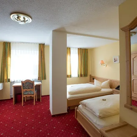 Bauer Garni Hotel 3*