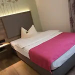 Hotel Bauer Garni