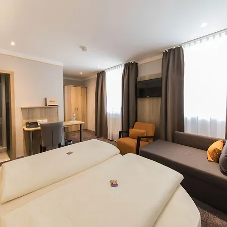 Bauer Garni Hotel 3*