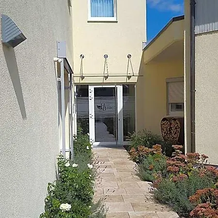 Bauer Garni מלון