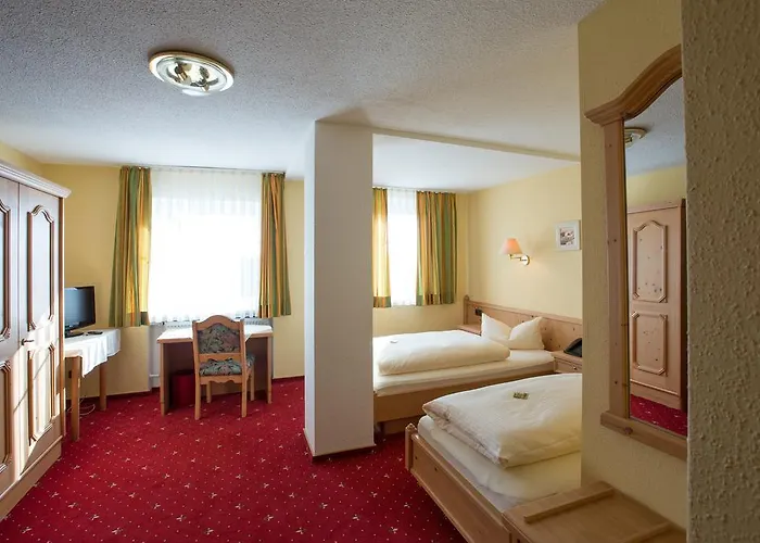 Bauer Garni מלון 3*